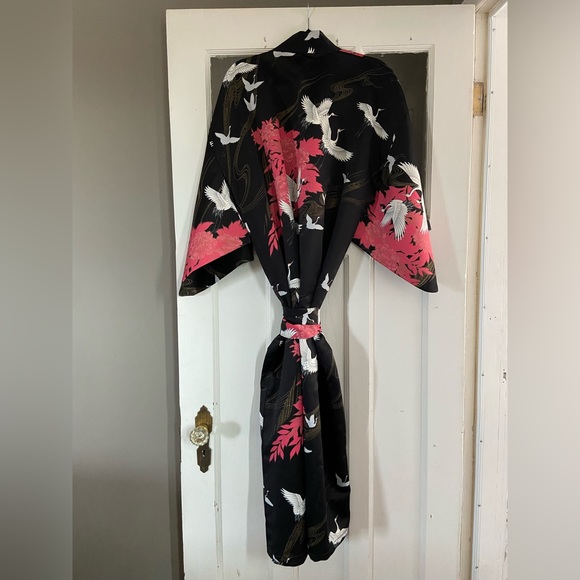 SOLD Vintage Japanese Kimono with Crane Motif Size Medium Made in Japan - Picture 2 of 4